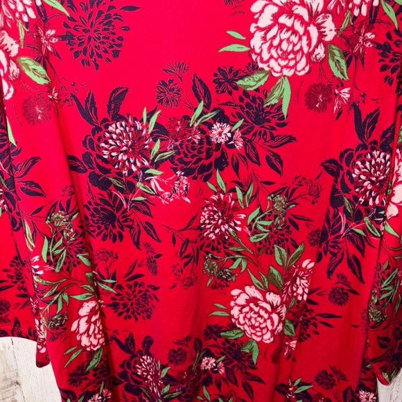 Pioneer Woman Shirt Size XXXL V-Neck Top Red Floral Country Ranch - Picture 12 of 14